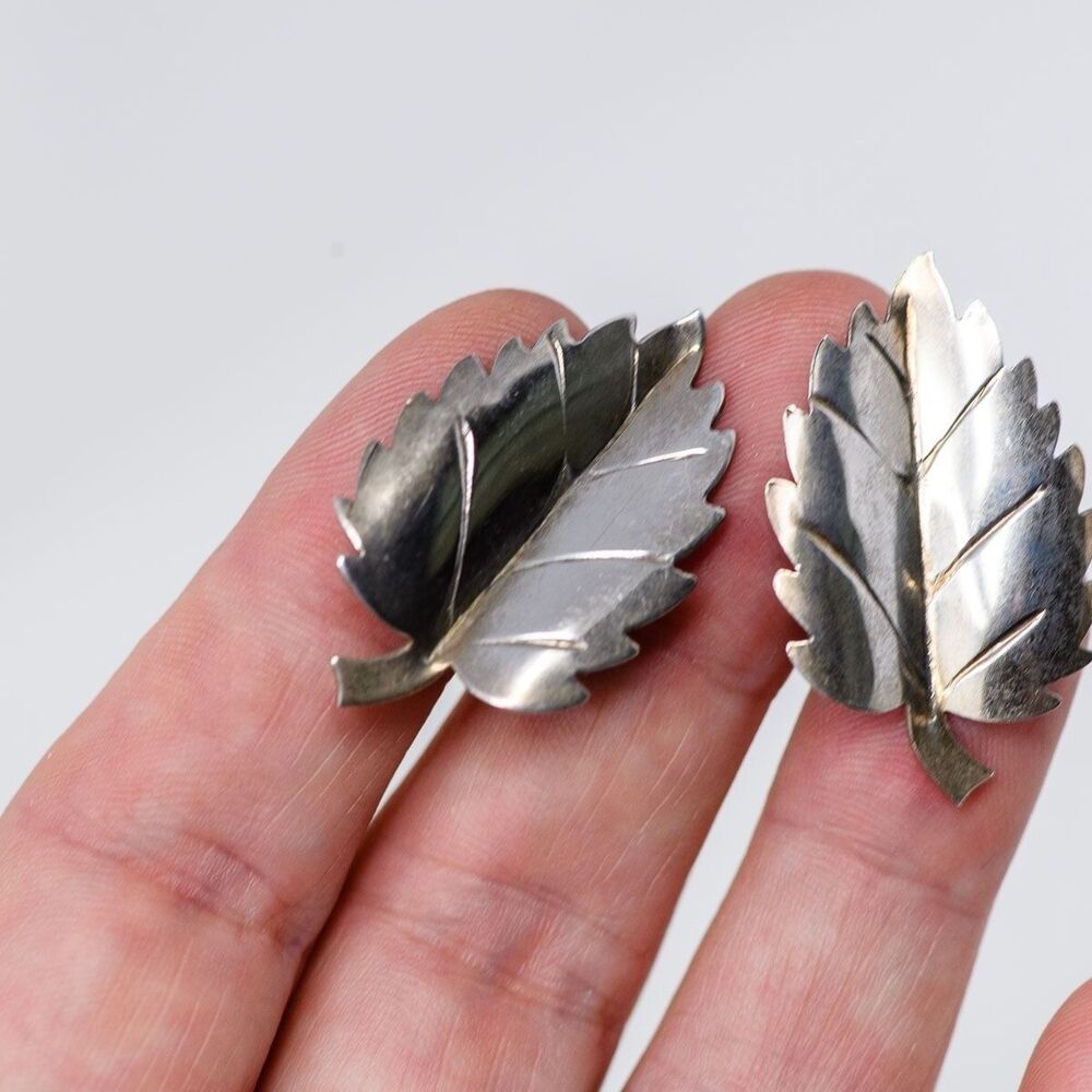 Earrings Sterling Silver Leaf screw back Vintage